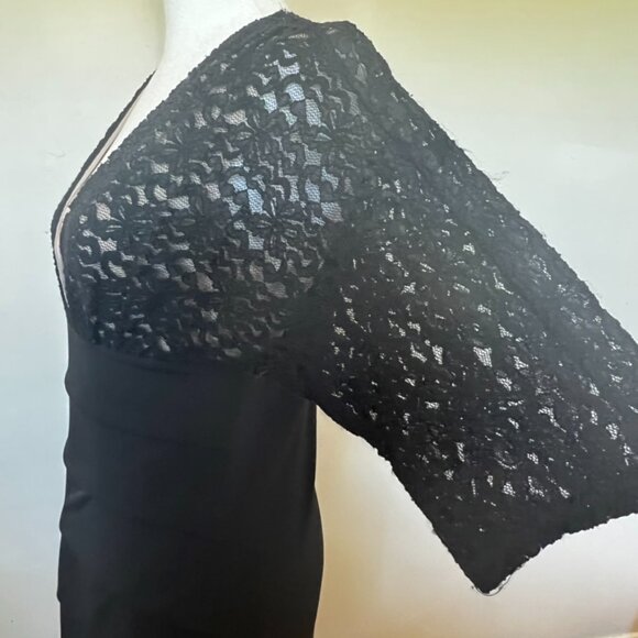 Little Black Dress LBD Size 8 Plunging Neckline Romantic Flattering Wedding - Picture 9 of 14